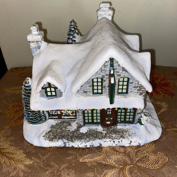Thomas Kinkade Snowy Holiday Cottage Decor - Picture 1 of 6